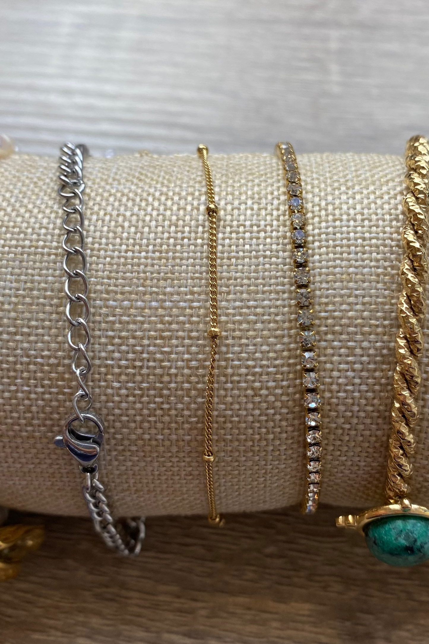 thin dotted bracelet | NEW