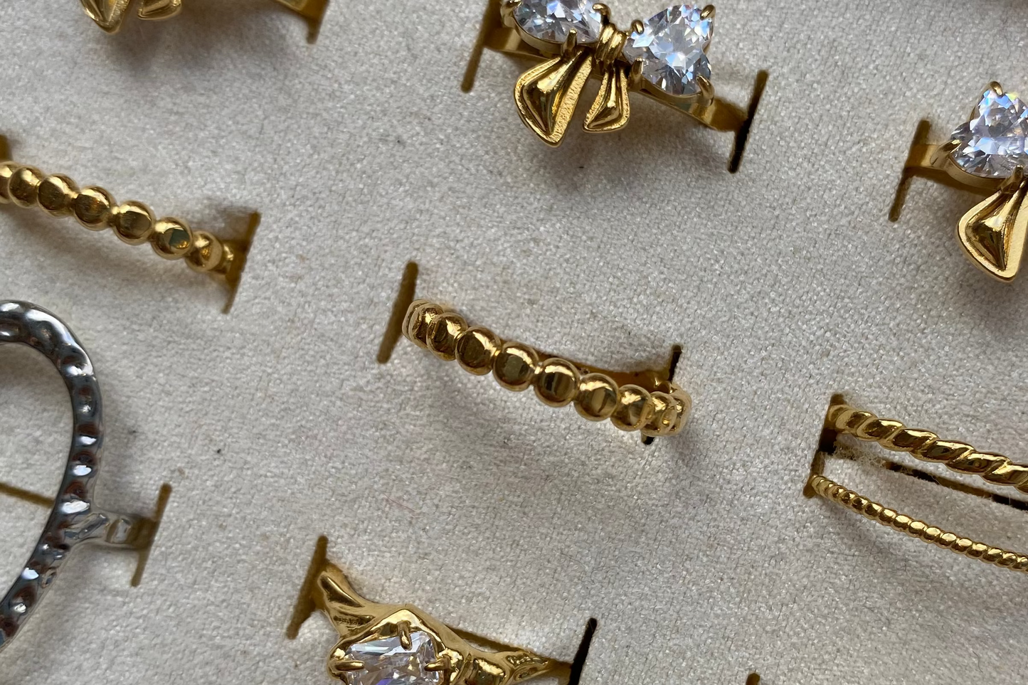 Dainty dotted ring | NEW